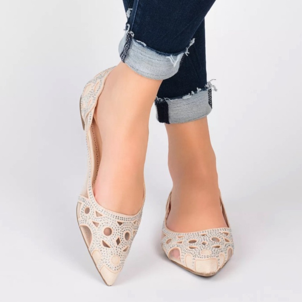 Journee Collection Batavia Women's Flats NWOT size 8 pointed toe ballet